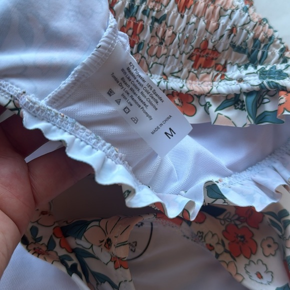 NWOT Modest Floral Bikini Set with Rushed Ruffle Top size M - Picture 6 of 7